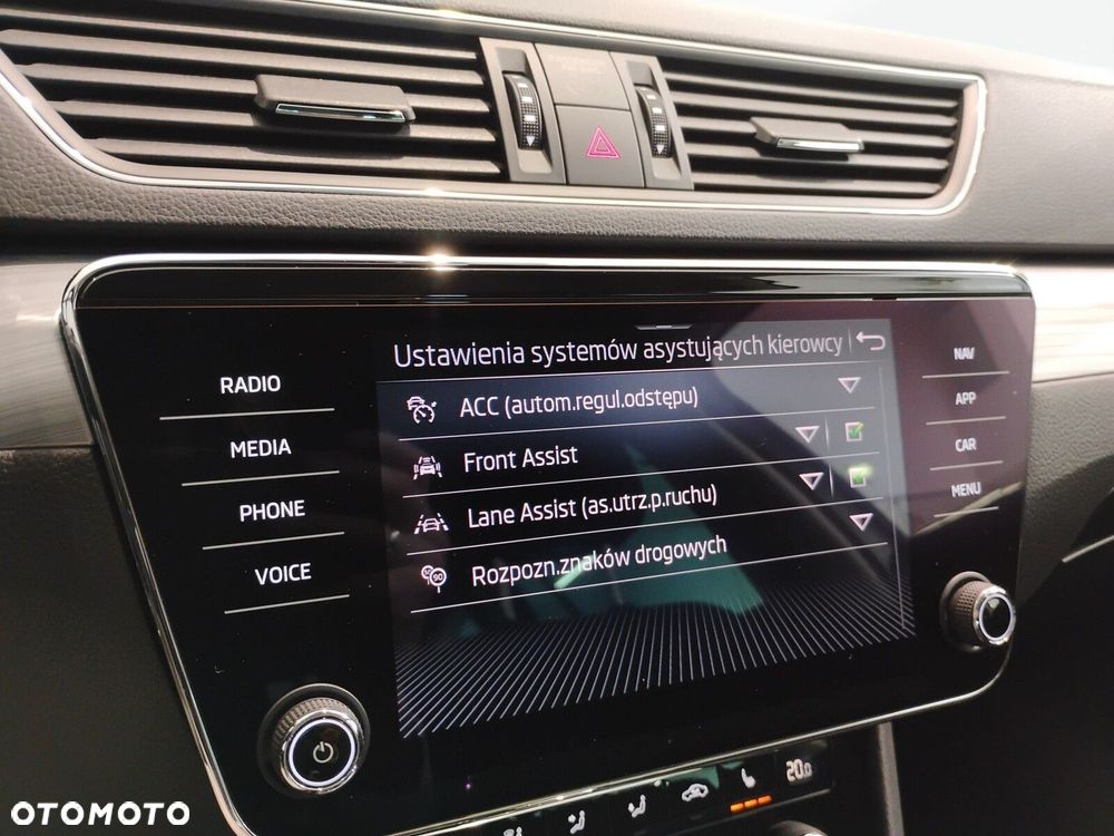Skoda Superb 2.0 TDI SCR Ambition DSG - 28