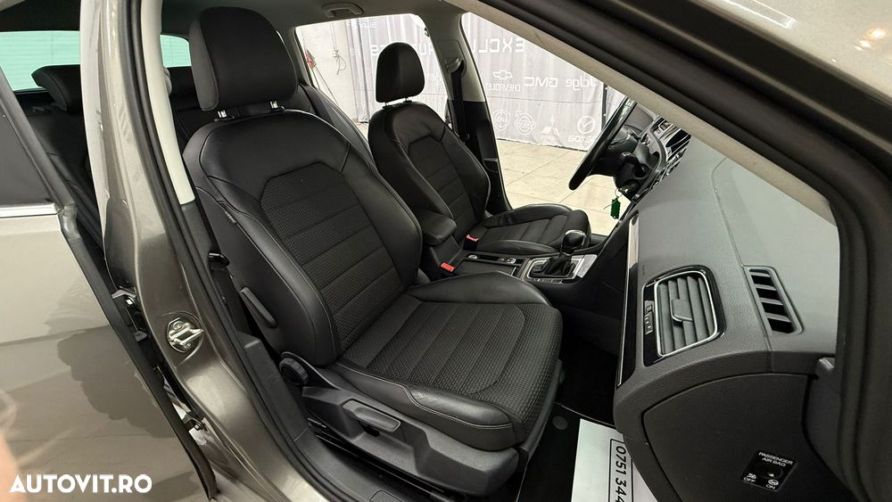 Volkswagen Golf - 18