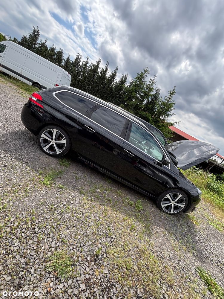 Peugeot 308 - 8