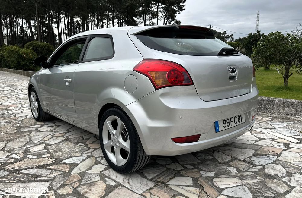 Kia Ceed S Coupé 1.6 CRDi TX - 6