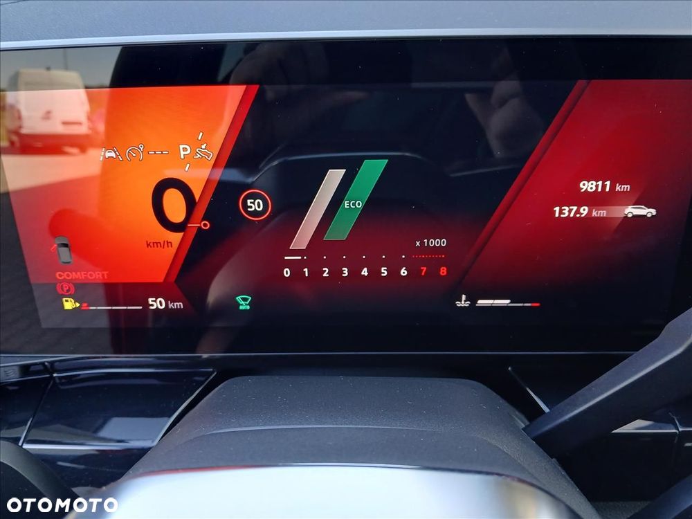 Renault Austral 1.3 TCe mHEV Iconic - 12