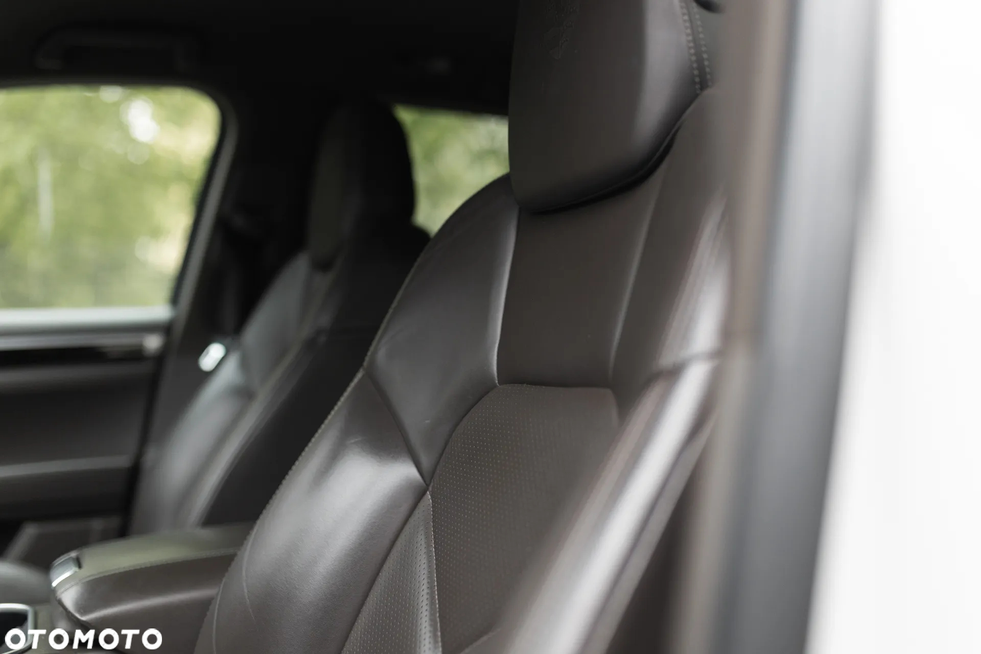 Porsche Cayenne Diesel Platinum Edition - 18