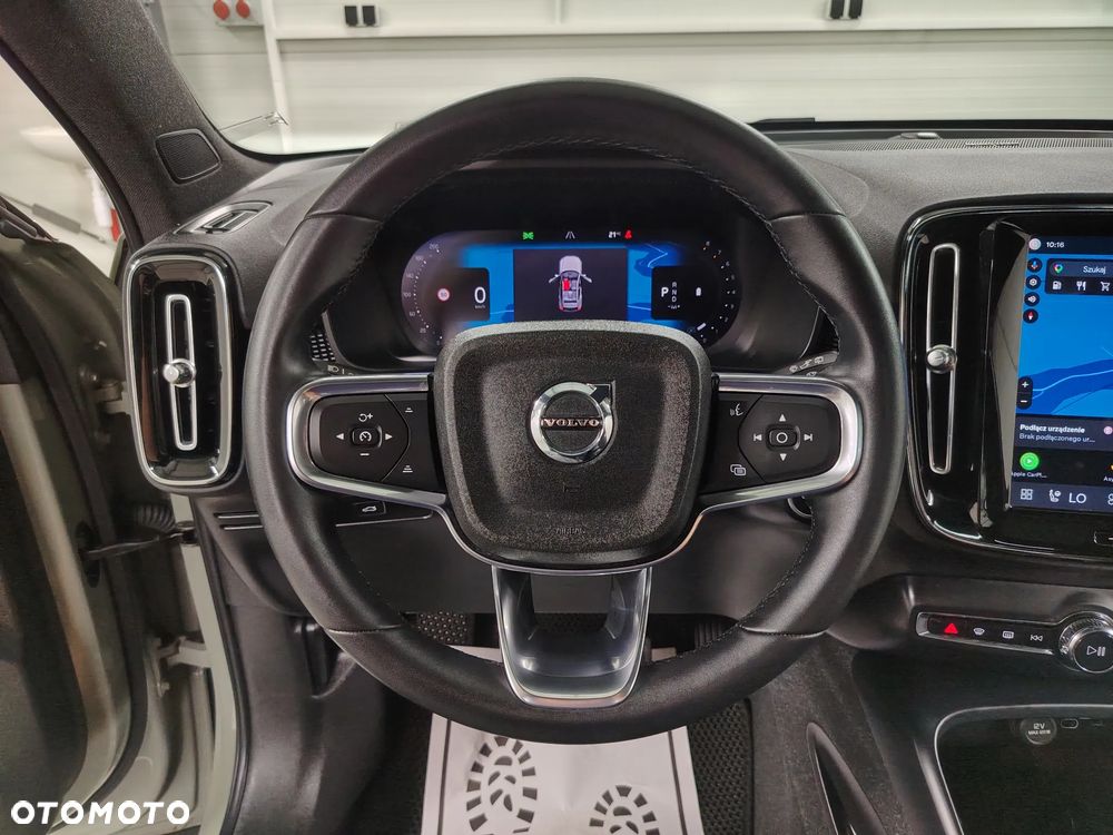 Volvo XC 40 B4 Plus Dark - 31