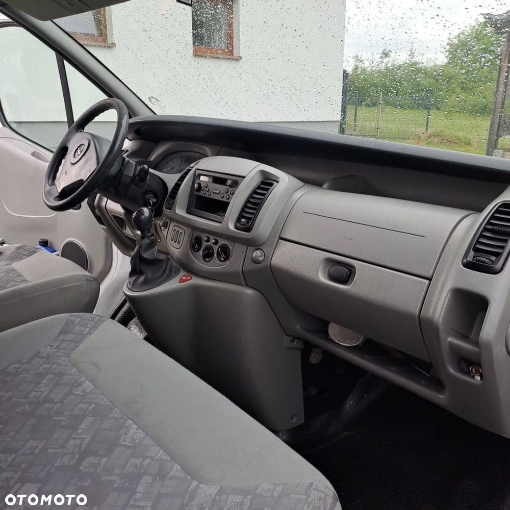 Opel Vivaro - 10