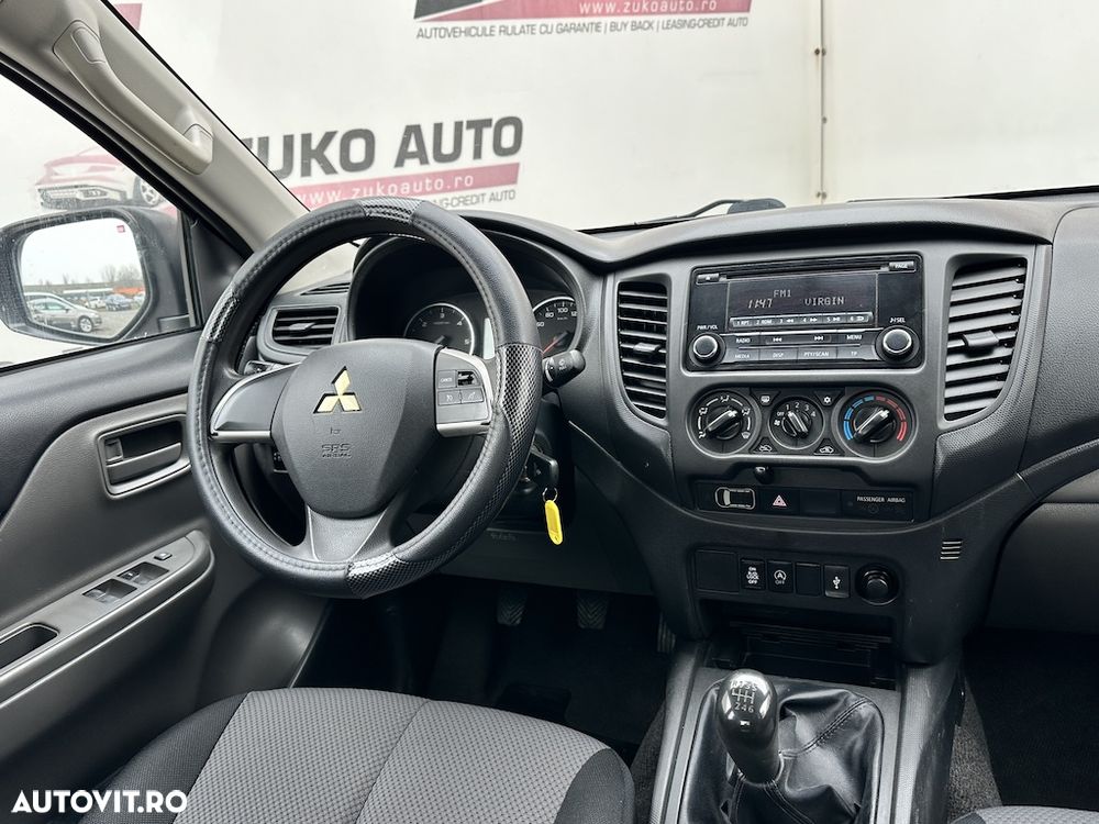 Mitsubishi L200 Double Cab M/T Invite - 8