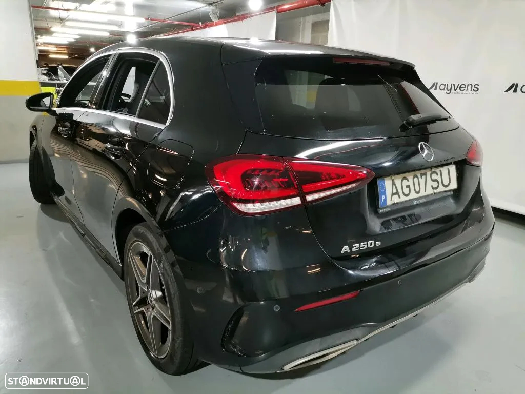Mercedes-Benz A 250 e AMG Line - 2