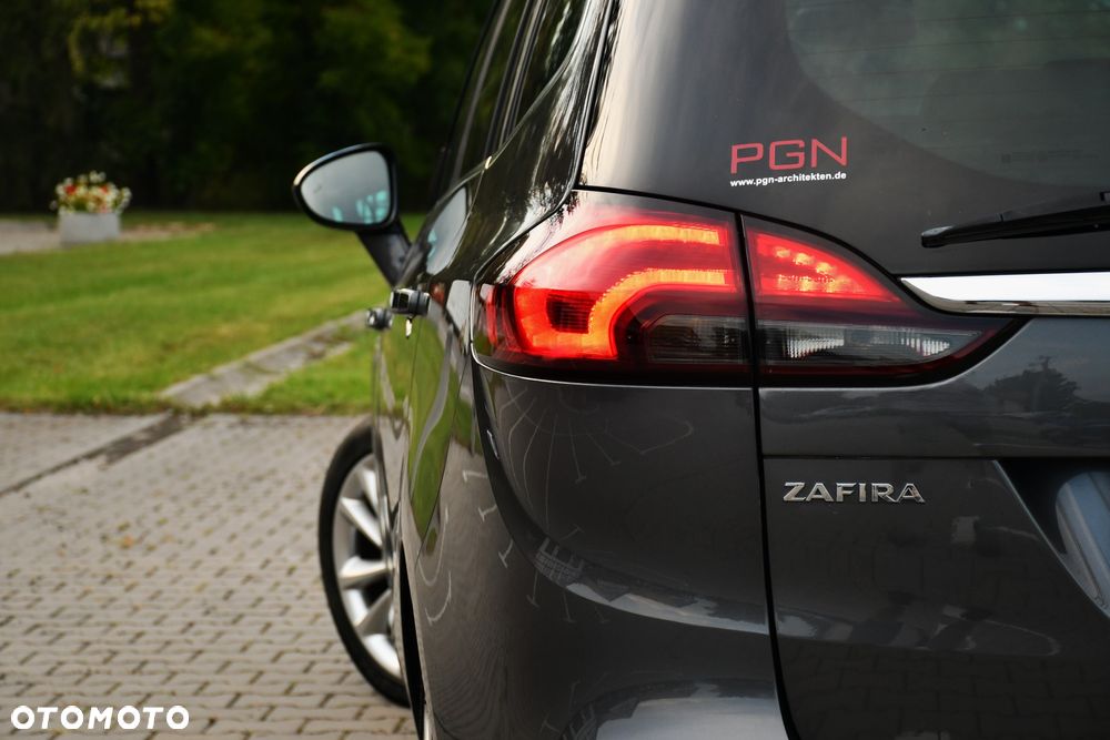 Opel Zafira - 10