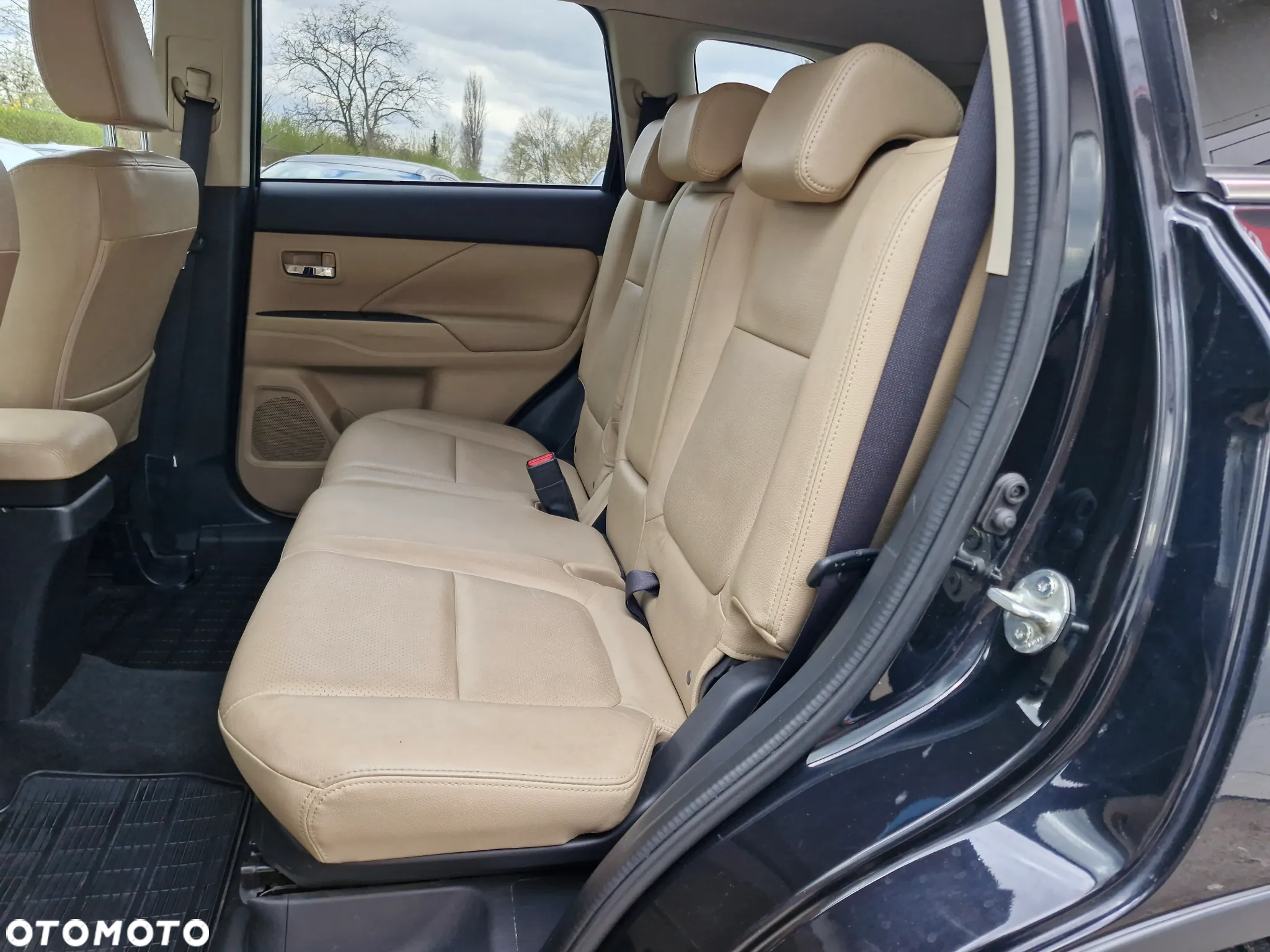 Mitsubishi Outlander - 13