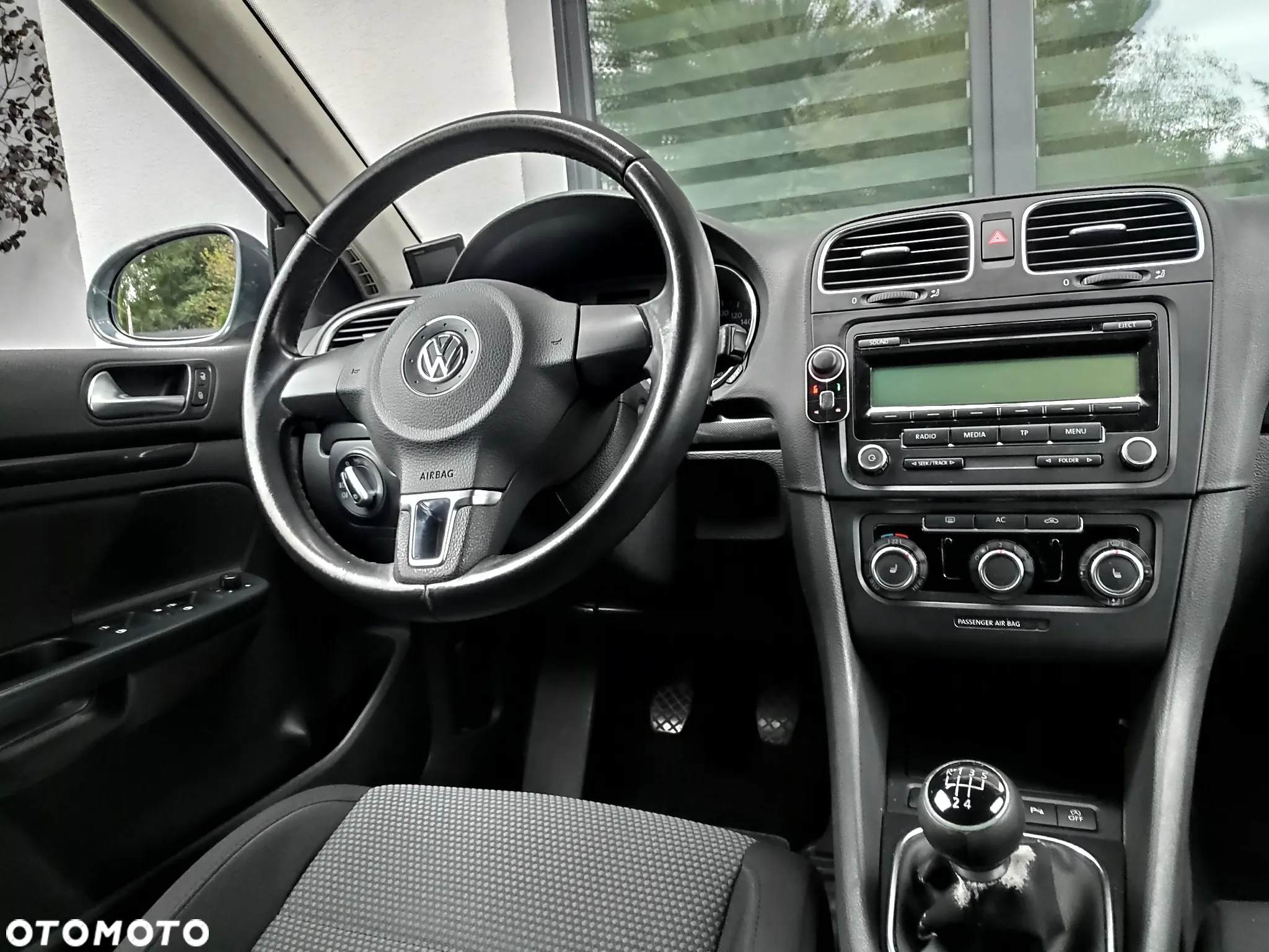 Volkswagen Golf VI 1.6 TDI Comfortline - 8