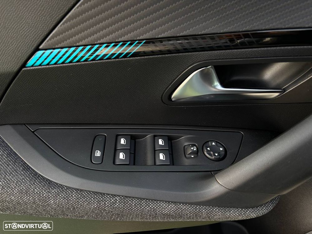 Peugeot e-2008 Style - 16