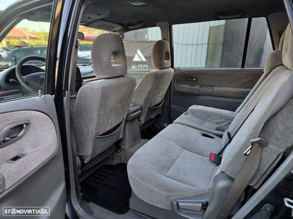 Suzuki Grand Vitara XL-7 2.0 HDi - 19
