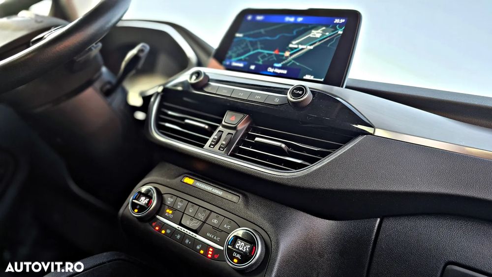 Ford Kuga 2.0 EcoBlue 4x4 Aut. TITANIUM - 37