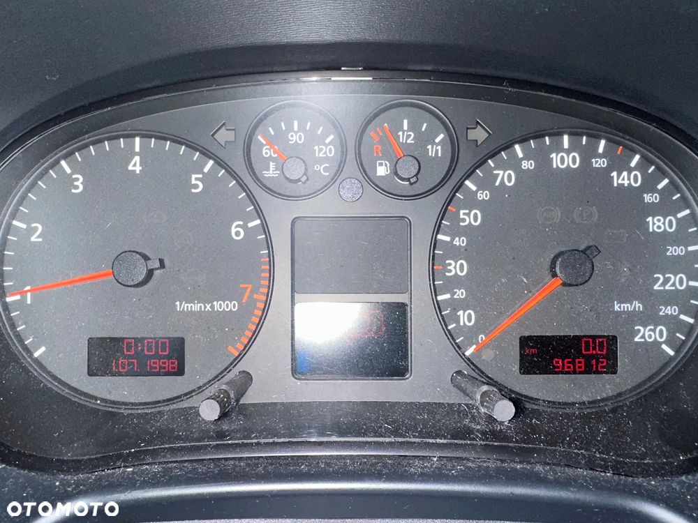 Audi A3 3-drzwiowe 1.8 Attraction - 3