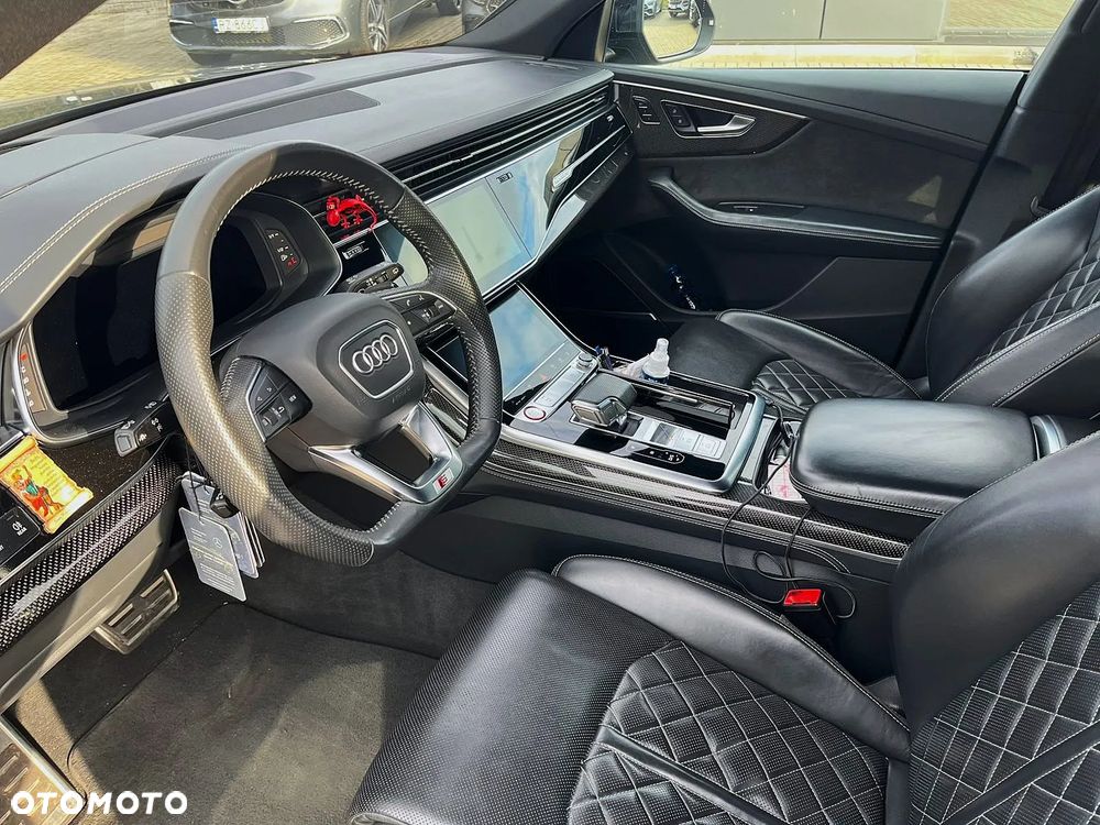 Audi SQ8 - 12
