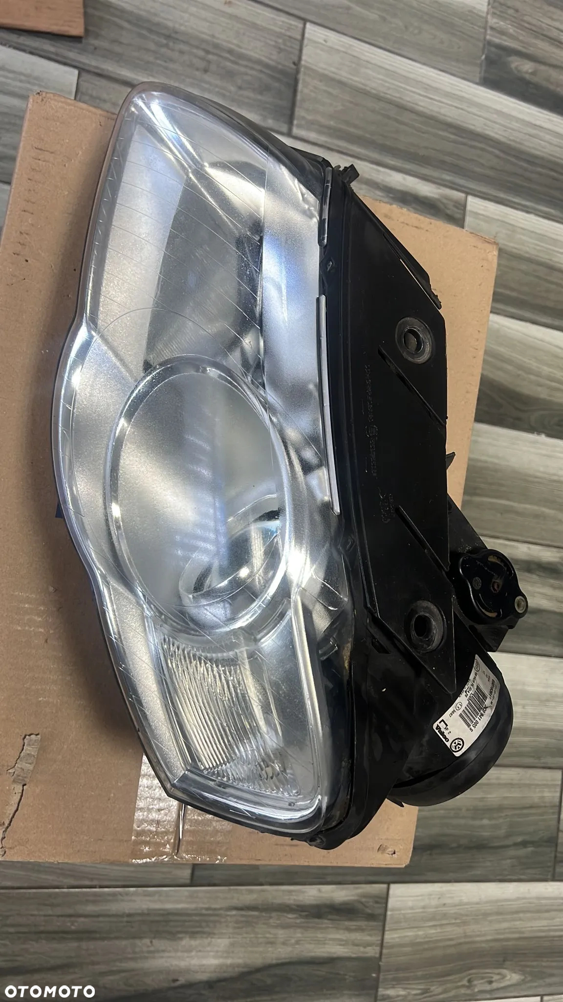 VW PASSAT B6 lampa prawa  przód - 9