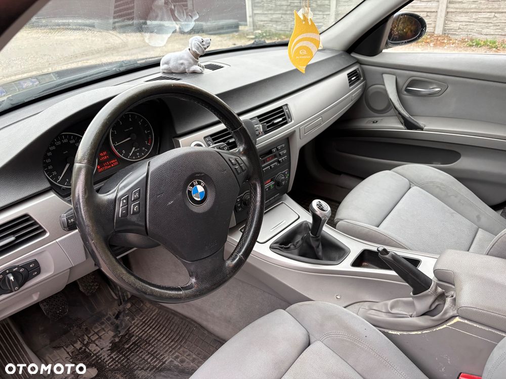 BMW Seria 3 320i - 8