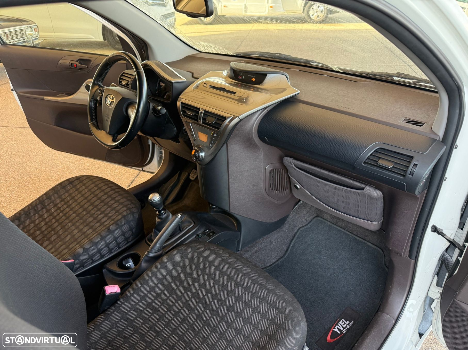 Toyota iQ 1.33 VVT-i - 5