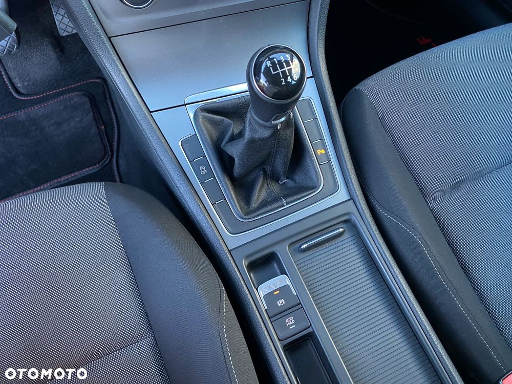 Volkswagen Golf - 15
