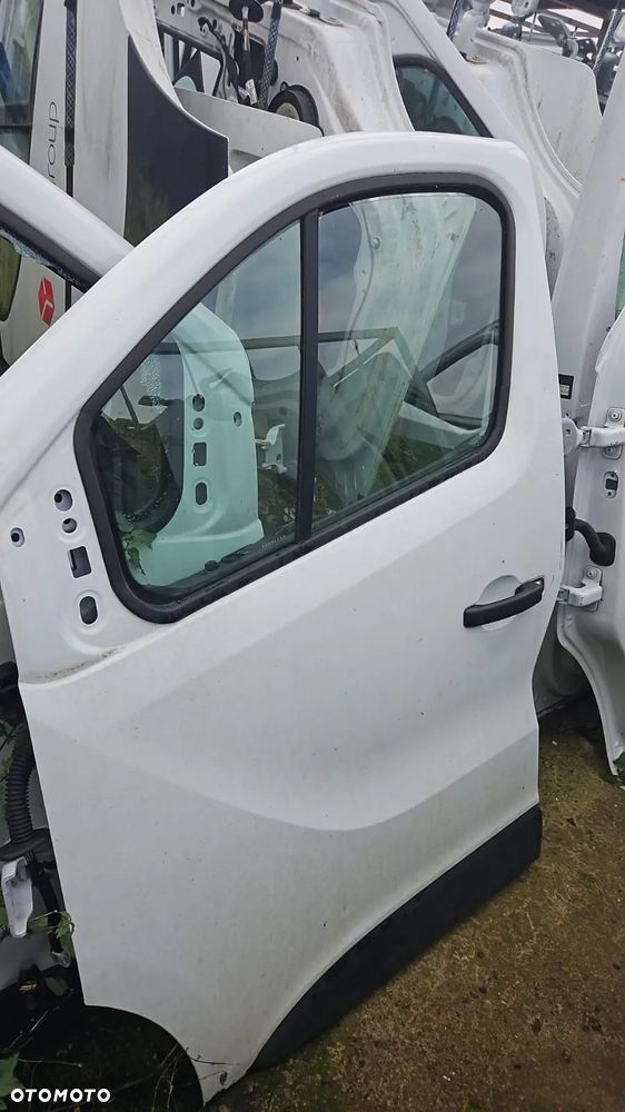 TRAFIC III VIVARO drzwi lewe przednie