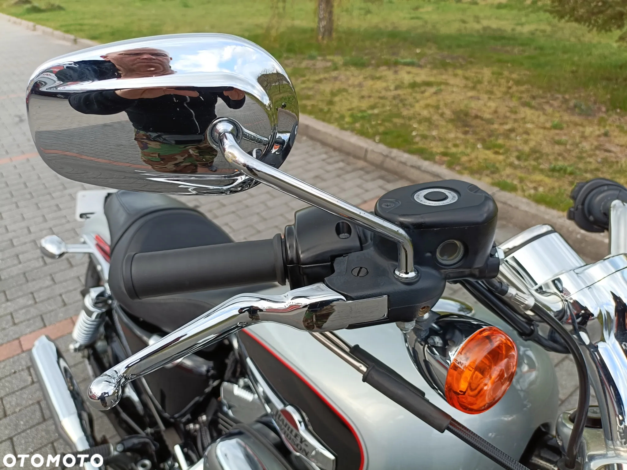 Harley-Davidson Sportster Custom 1200C - 11