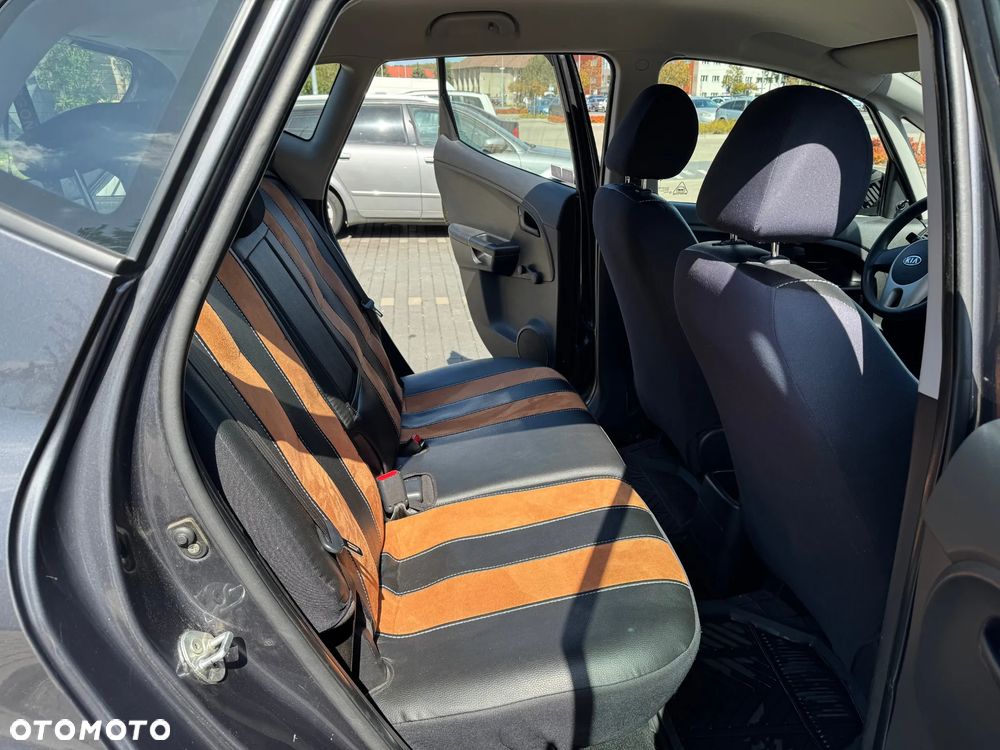 Kia Venga - 23