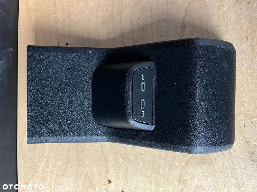 VW Volkswagen Polo Osłona tunelu środkowego ładowarka port USB-C 6F0863289A 2G6035718 - 2