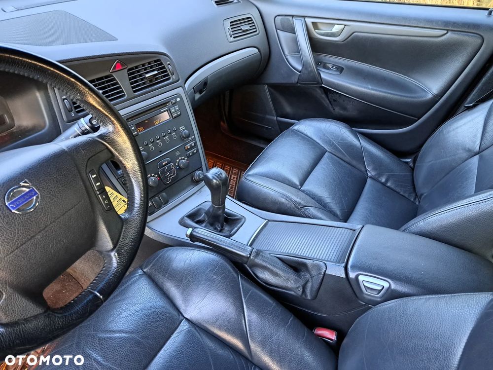 Volvo V70 2.4 Kinetic - 24