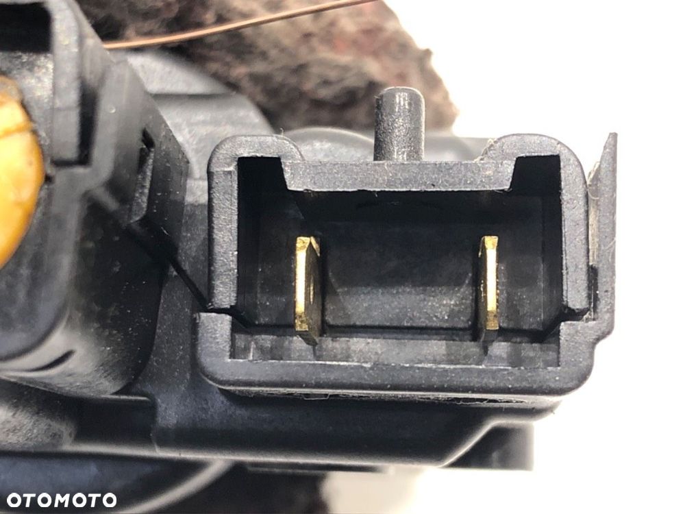 SIŁOWNIK KLAPKI WLEWU PALIWA  RENAULT CLIO IV (BH_) 2012 - 2022 1.5 dCi 110 81 kW [110 KM] olej - 4