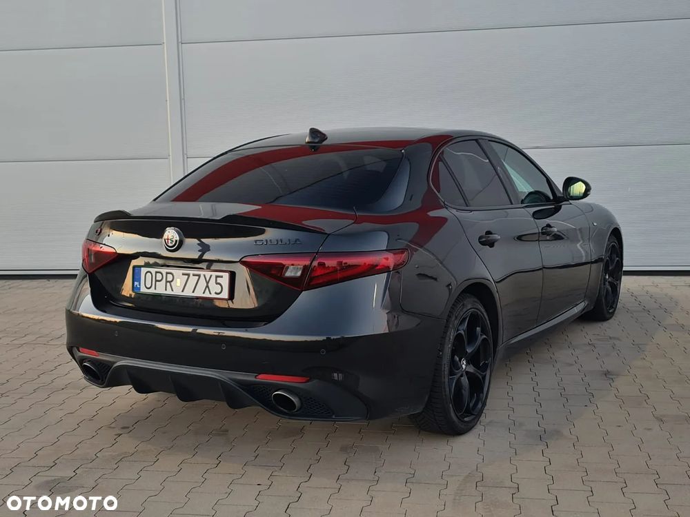 Alfa Romeo Giulia - 4