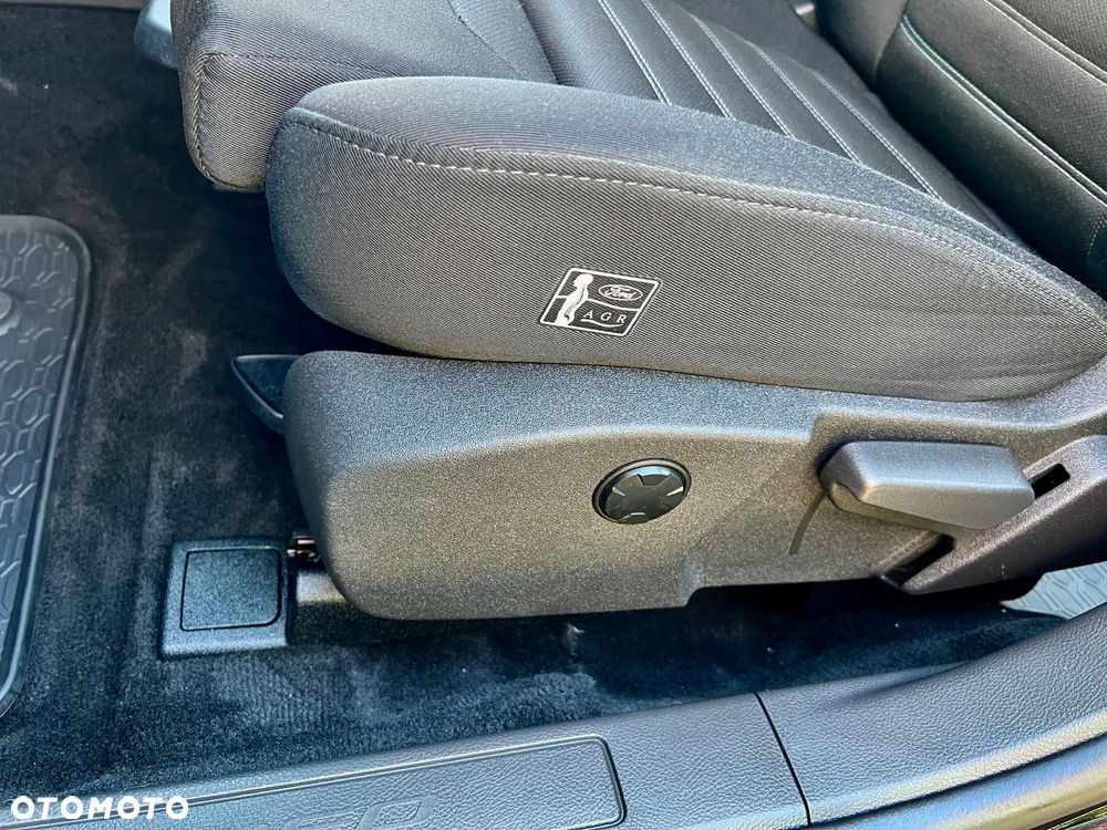 Ford Mondeo - 22