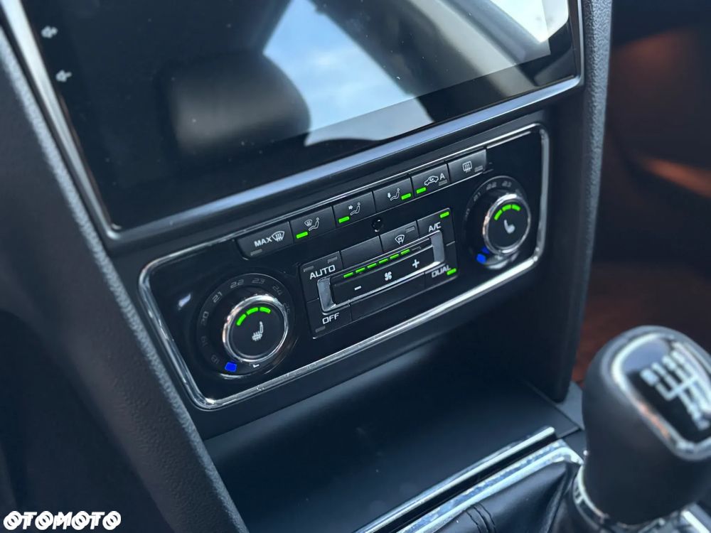 Skoda Superb 2.0 TDI Exclusive - 17