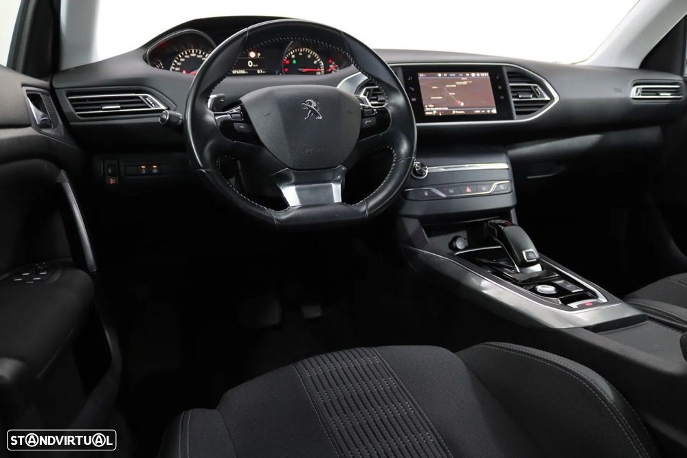 Peugeot 308 1.2 PureTech Allure EAT8 - 5