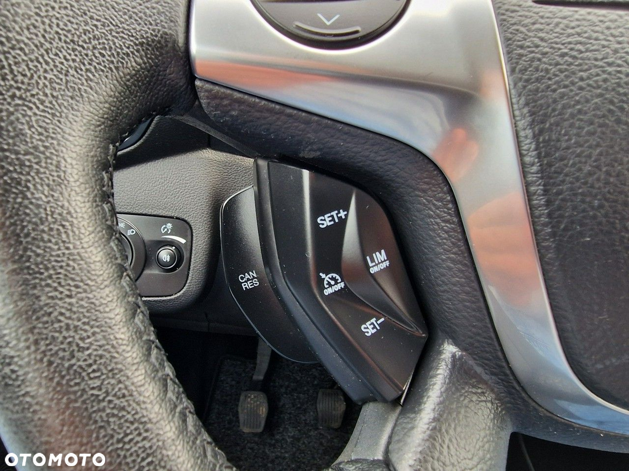 Ford Kuga 1.6 EcoBoost 2x4 Trend - 33