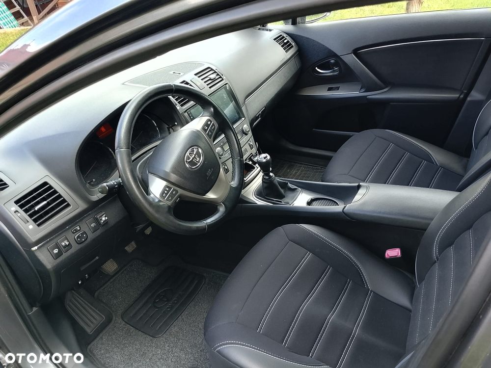 Toyota Avensis - 6