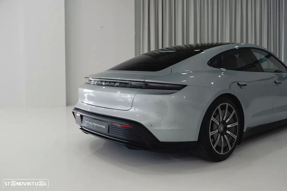 Porsche Taycan 4S - 19