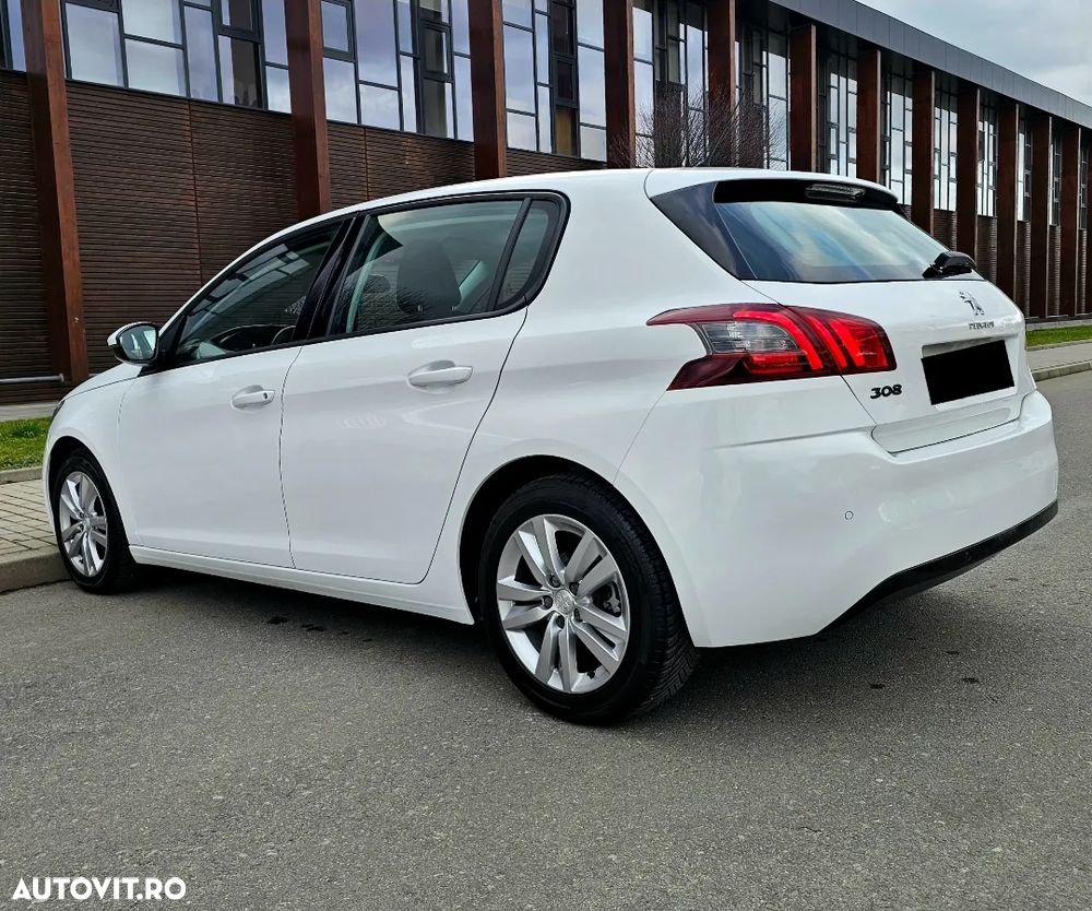 Peugeot 308 - 25