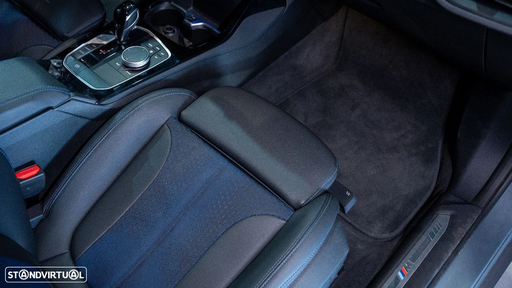 BMW 116 d Pack Desportivo M Auto - 22