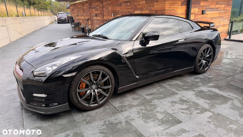 Nissan GT-R - 8
