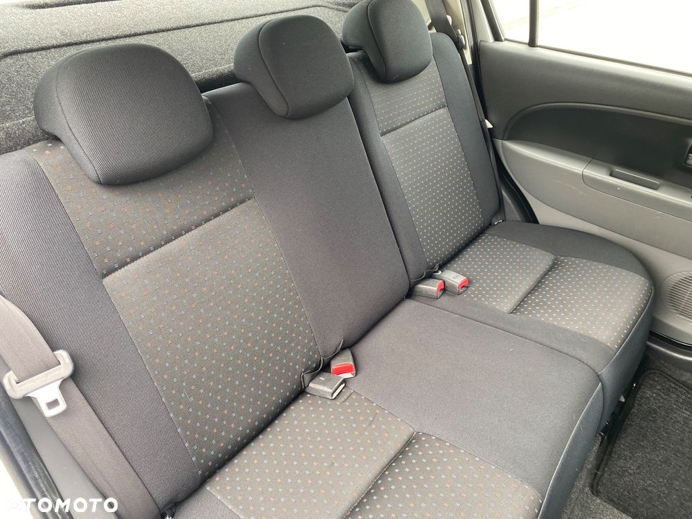 Daihatsu Sirion 1.3 - 13