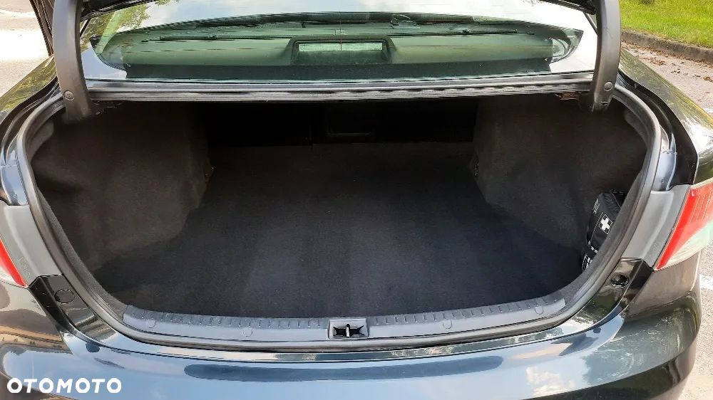 Toyota Avensis 2.2 D-4D Premium - 17