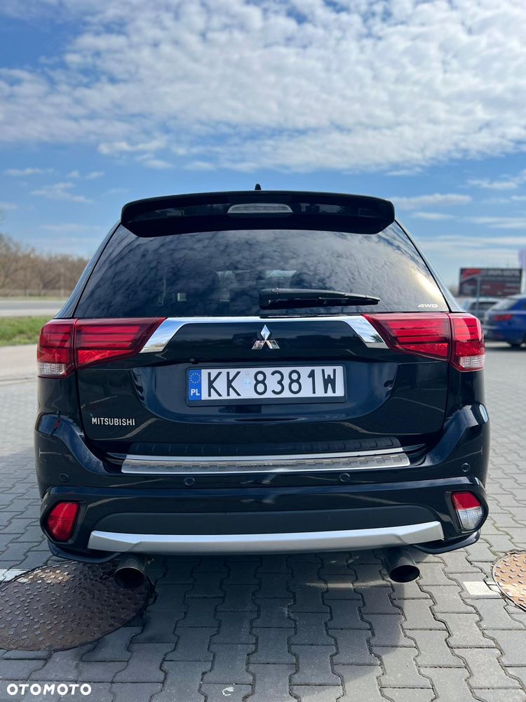 Mitsubishi Outlander Intense + - 7