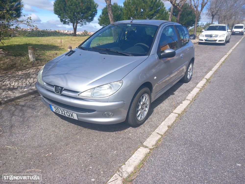 Peugeot 206 1.1 XR - 1