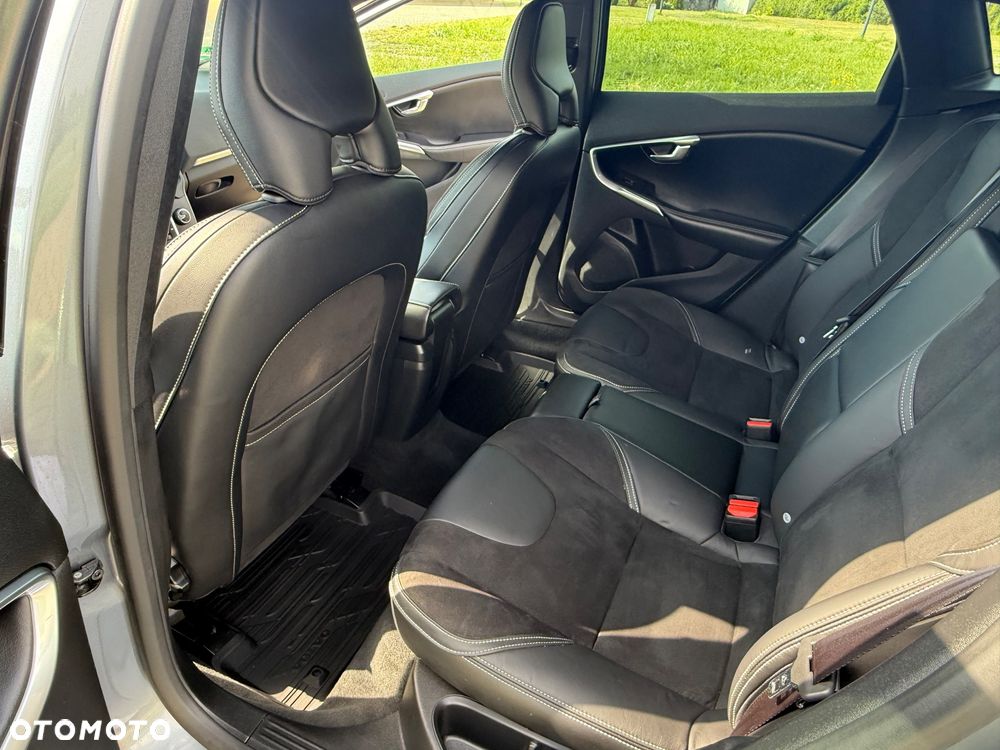 Volvo V40 T2 Drive-E R-Design Momentum - 8