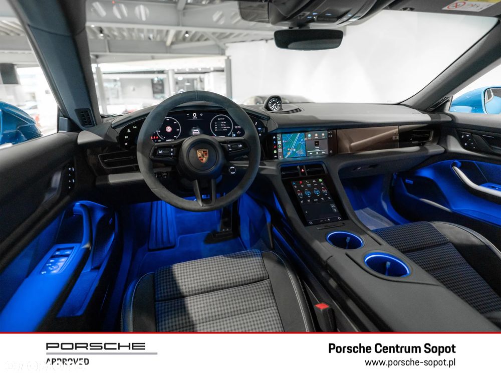Porsche Taycan - 18