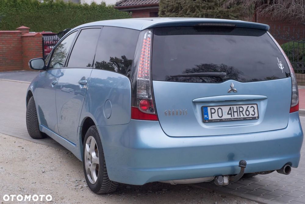 Mitsubishi Grandis 2.4 Inform - 4