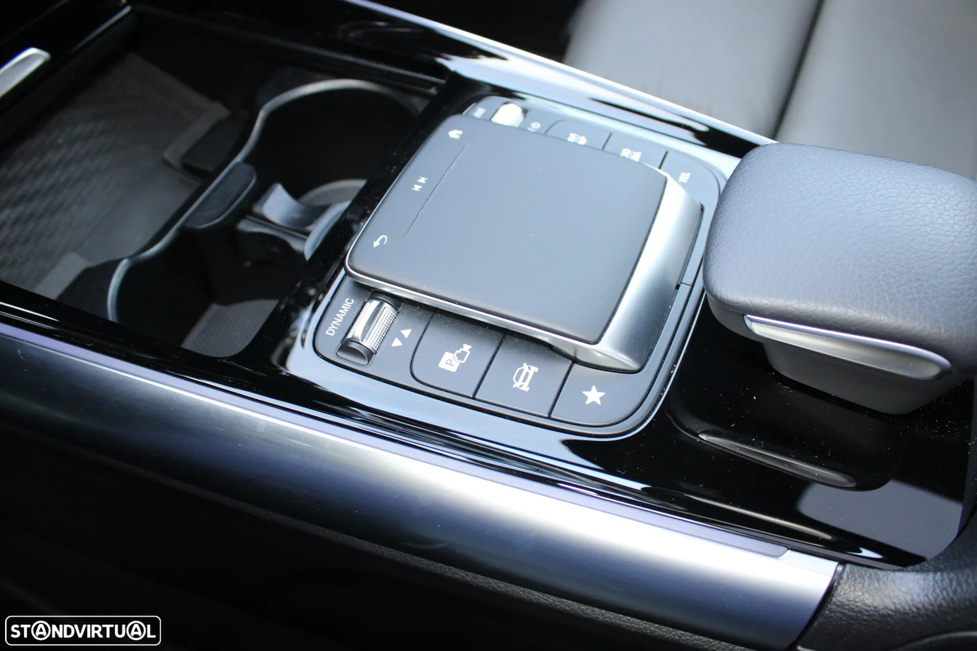 Mercedes-Benz GLA 200 AMG Line - 32