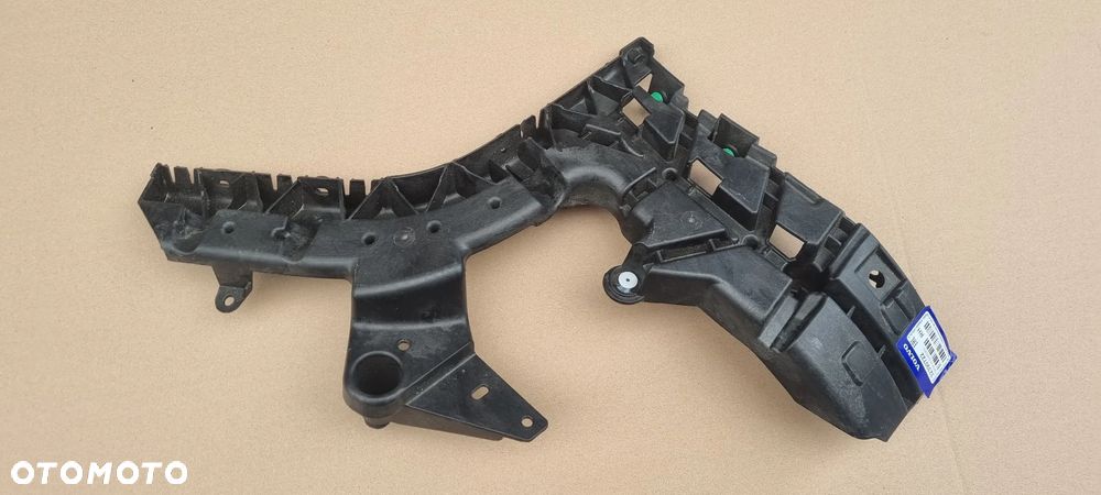 VOLVO V60 II 2019- Ślizg prawy zderzak tył oryginał - 3