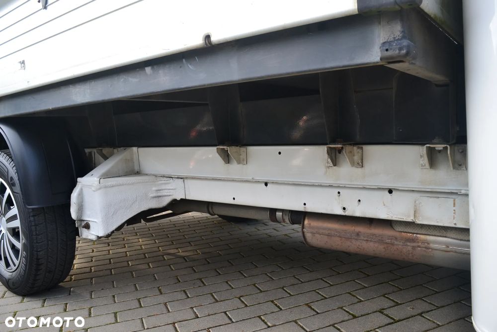 Volkswagen Transporter - 11