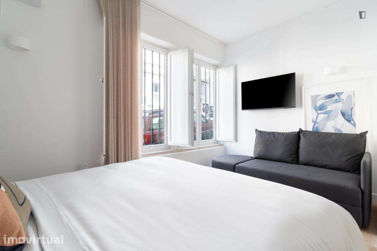 Quarto - localizado em Santos Lisbon - Grande imagem: 3/26
