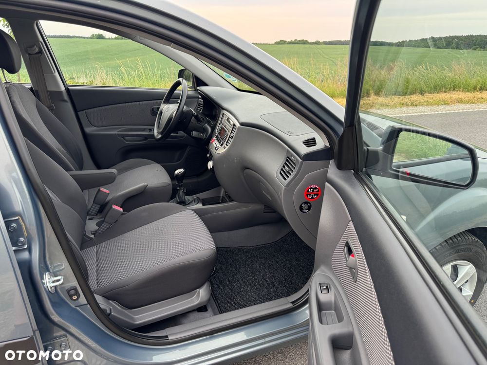 Kia Rio 1.4 EX Basis - 12